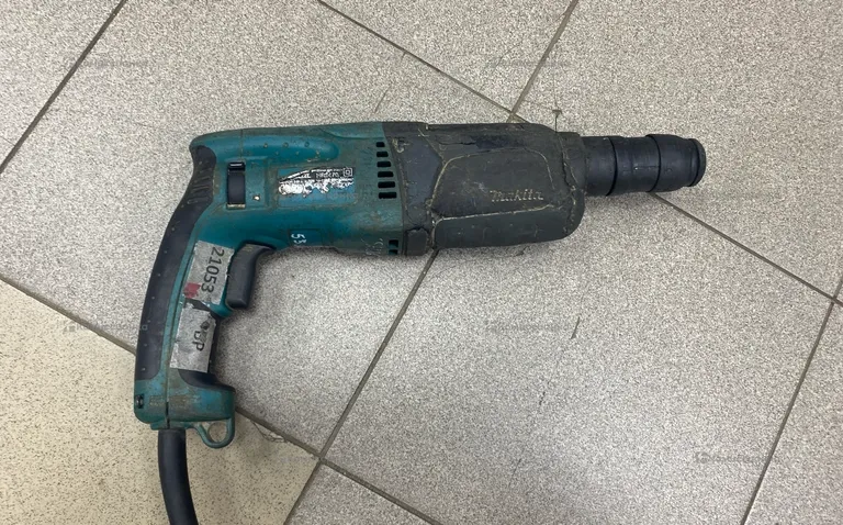 перфаратор makita HR2470