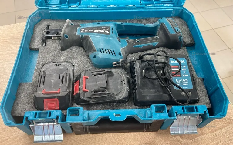 Сабельная пила Makita DJR189