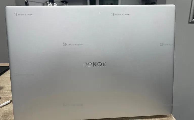Ноутбук  Honor x16 r5 7640hs 16/512