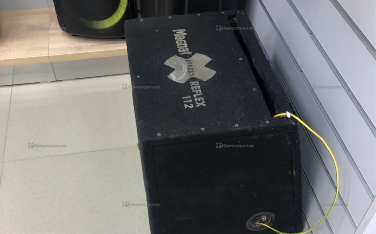 Сабвуфер  Magnat reflex 112