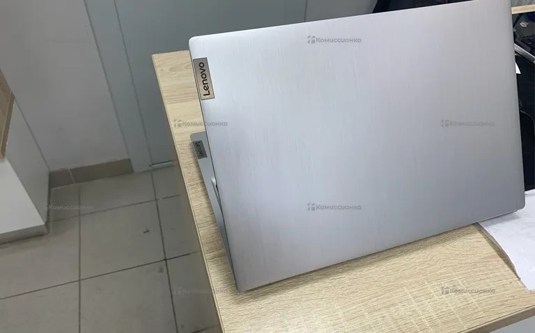Ноутбук  Lenovo 81we i3 -10