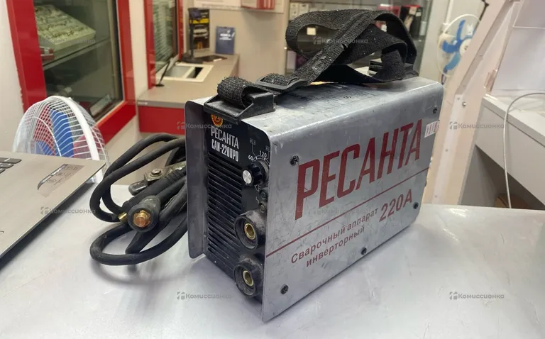 Сварочный аппарат инверторный Ресанта САИ 220 ПРО
