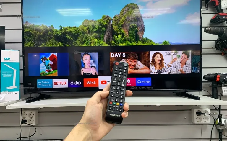 Телевизор Samsung UE50NU7002U