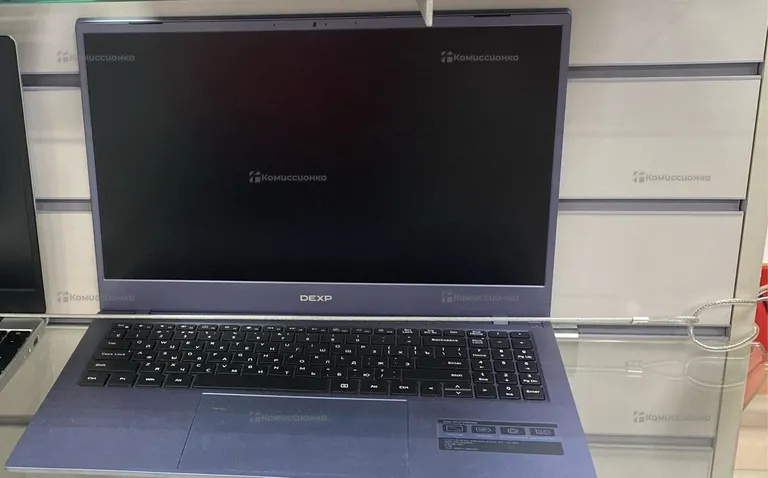 Ноутбук  dexp atlas m15-l3w300