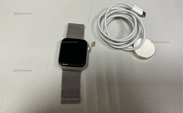 Часы  Apple Watch SE 40mm