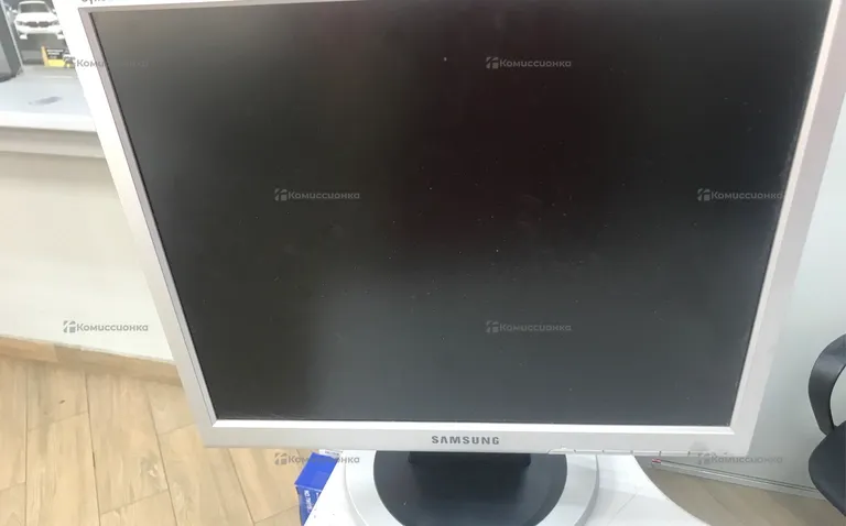 Монитор Samsung SunsMaster710n