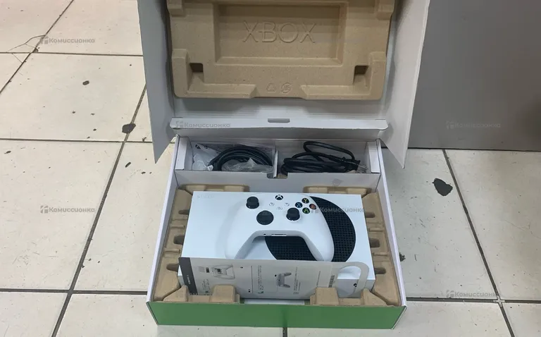 Приставка Xbox Series S 512 ГБ.
