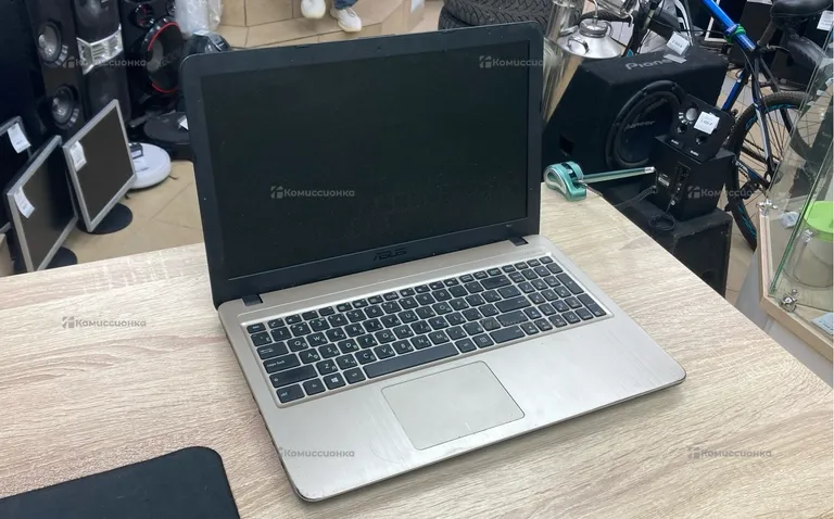 Ноутбук Asus D540M