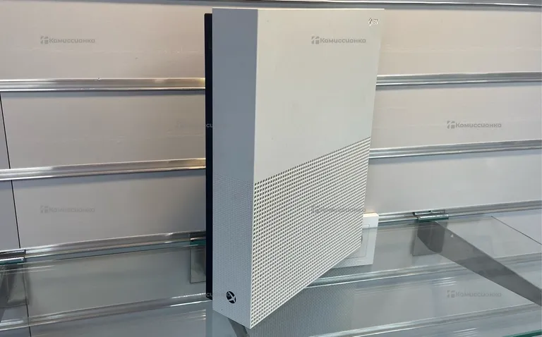 Приставка Xbox One S 1Tb