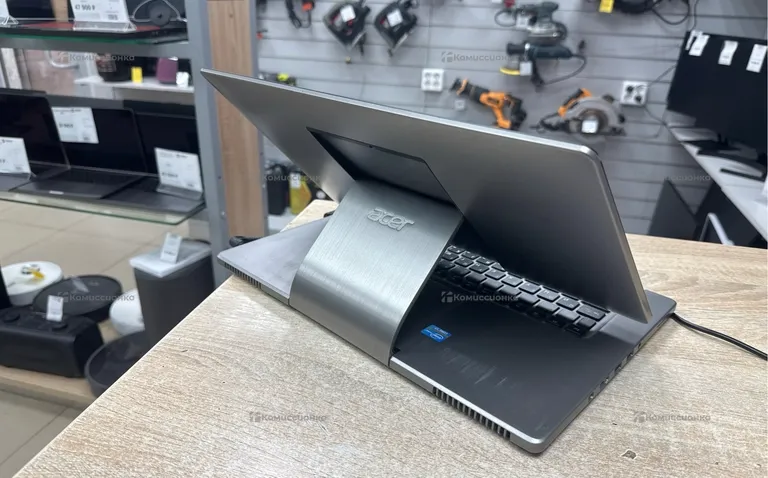 Ноутбук  Acer aspire r7-571g