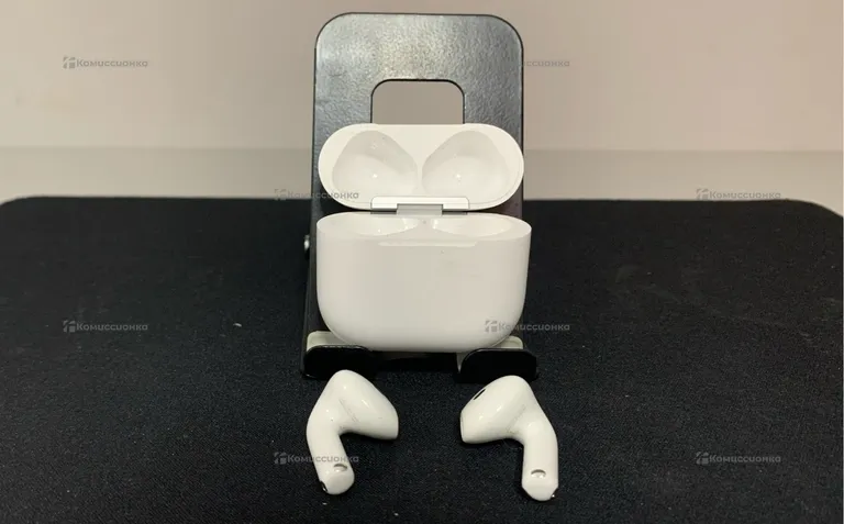 Наушники AirPods 4