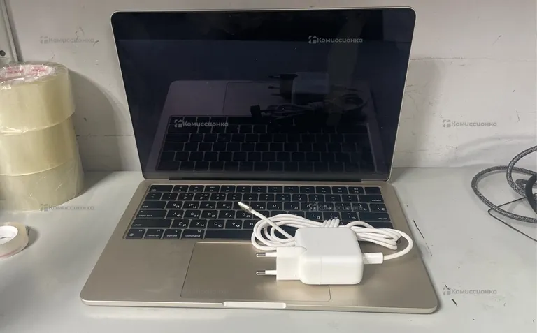 Ноутбук  MacBook Air 2022 M2