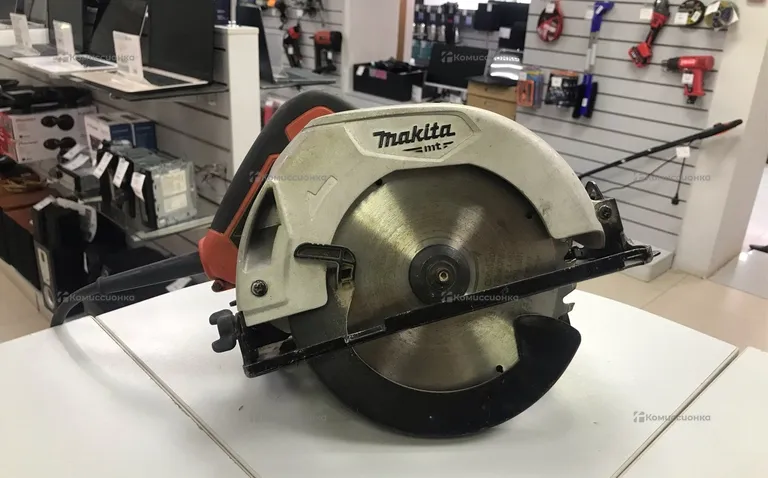 Циркулярная пила Makita m5802