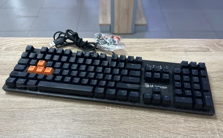 Клавиатура  Bloody B810R