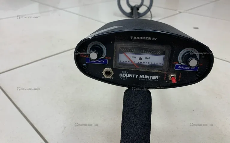 Металлоискатель Bounty Hunter Tracker 4