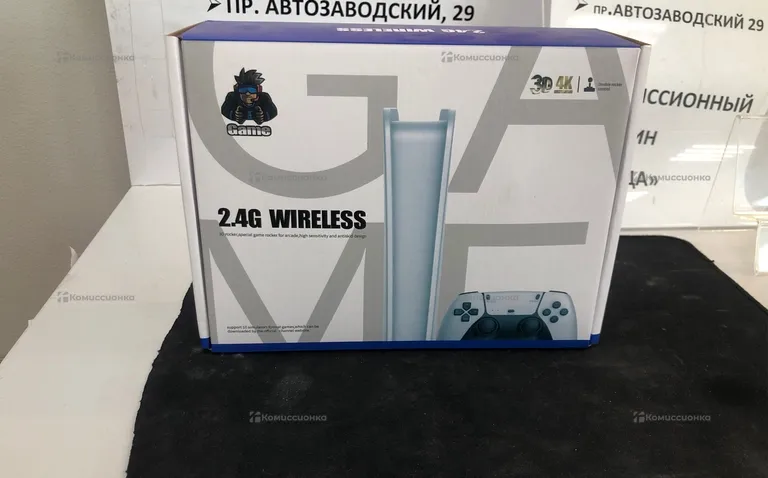Приставка игровая консоль белая. 2.4G WIRELESS