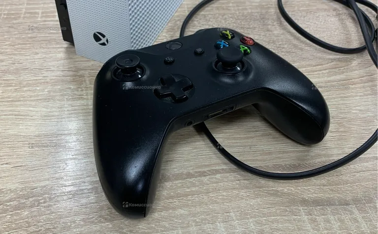Приставка Xbox one s 500 ГБ с дисководом