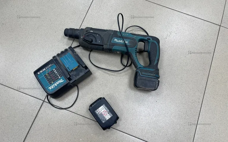 Аккумуляторный Перфоратор Makita DHR241