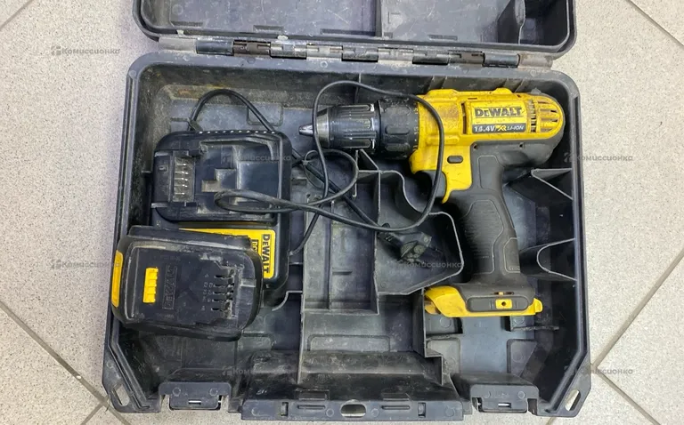 Аккумуляторная дрель-шуруповерт Dewalt DCD734-ks