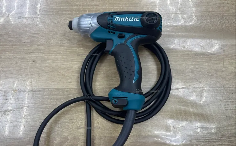Ударный шуруповерт Makita TD0101F