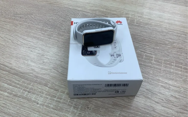 Часы  Huawei band 9