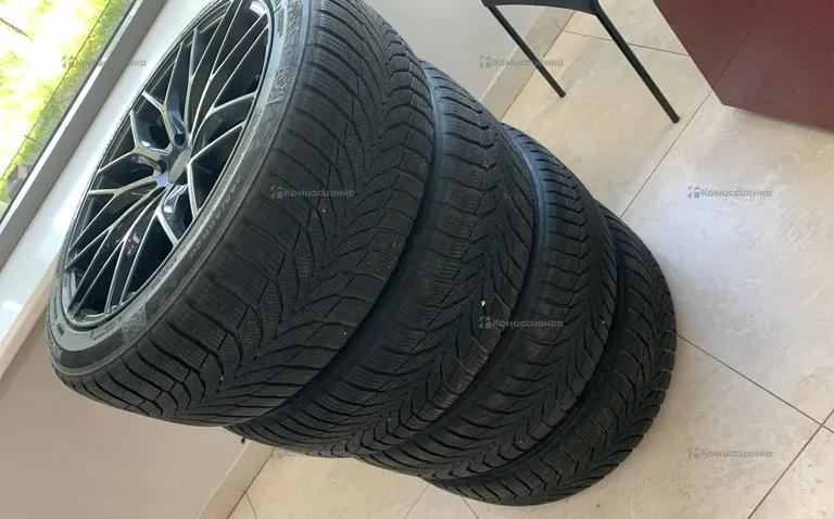 Шины Nexen WINGUARD Sport 2 245/45 R20 диски