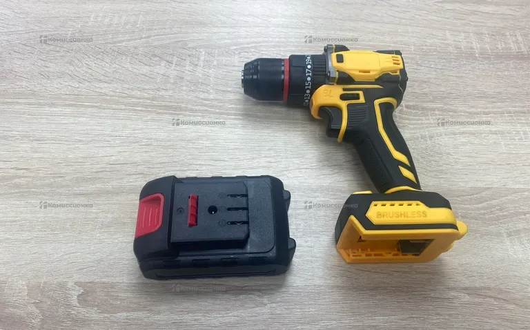 дрель шуруповерт Dewalt (реплика)