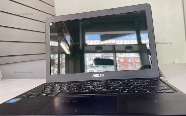 Ноутбук  Asus X205T