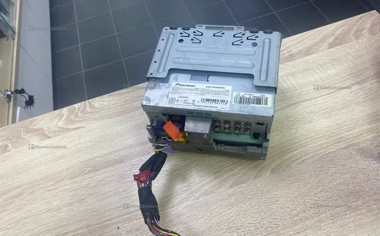 Автомагнитола  ploneer Avg -p3100dvd