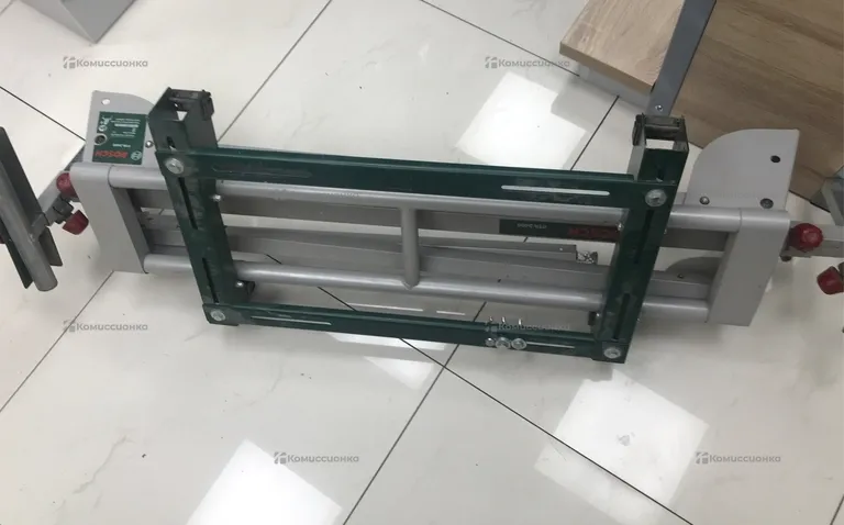 ручной верстак для циркулярной пилы Bosch PTA 2400