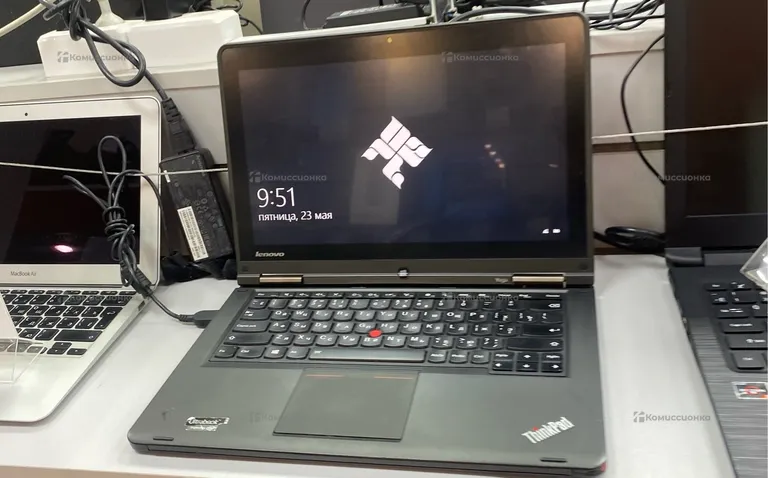 Ноутбук Lenovo yoga