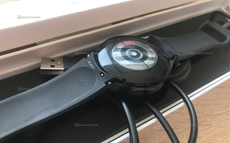 Часы Samsung Galaxy Watch 4