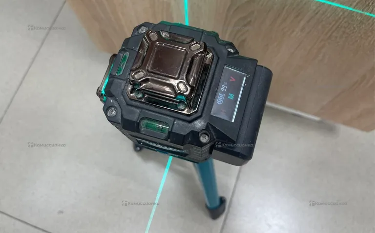 Лазерный уровень Makita green