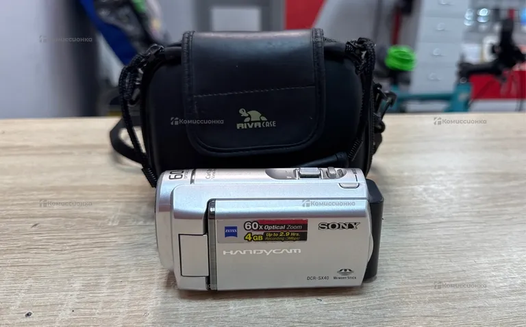 Видеокамера Sony DCR-SX40E