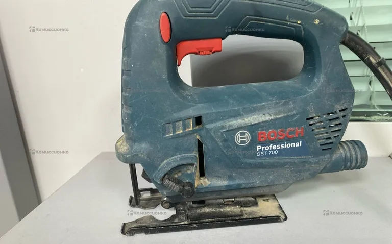 Электролобзик BOSCH GST 700