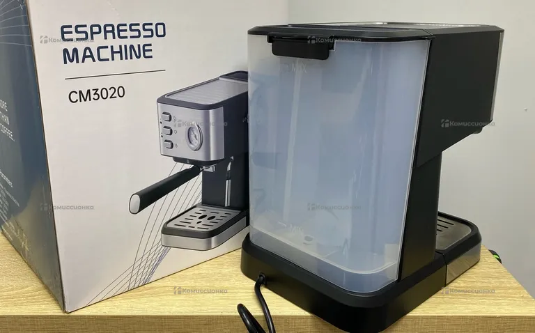 Кофеварка рожковая CM3020