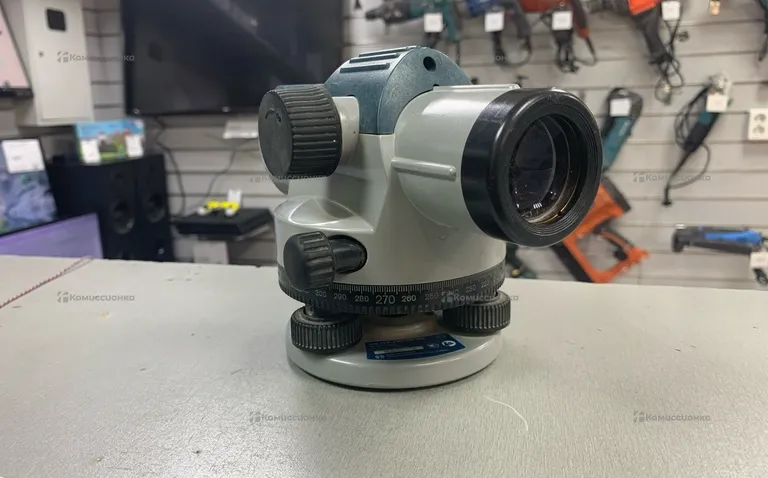 Оптический нивелир Bosch GOL 20 D Professional (06
