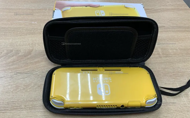 Приставка Nintendo Switch Lite 32 ГБ