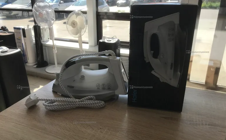 Утюг Haier HI-601