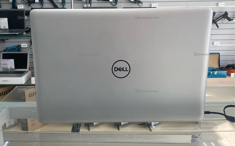 Ноутбук Dell Inspirion 17