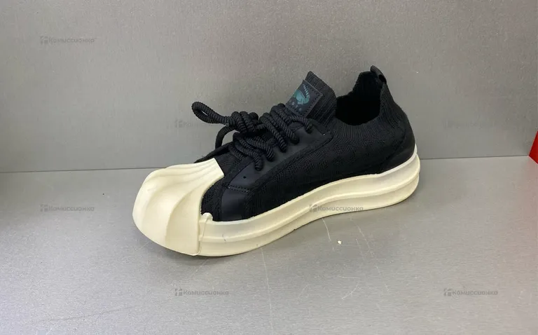 Кроссовки LaCoste 41р