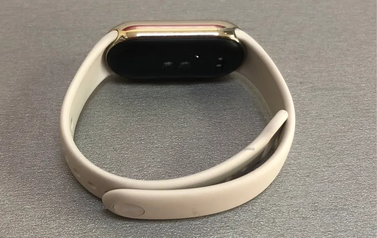 Часы  xiaomi mi band 8