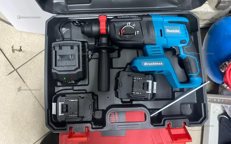 перфоратор аккумуляторный Makita реплика
