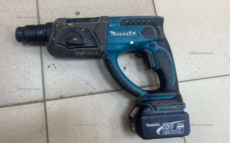 Аккумуляторнный перфоратор Makita DHR202