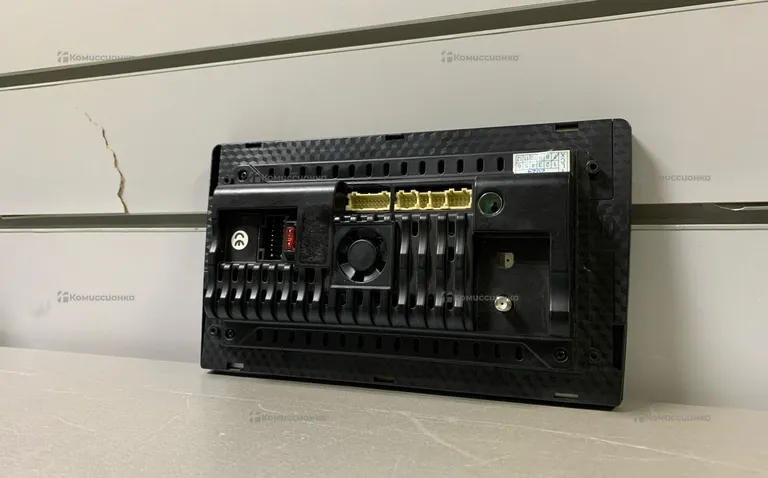 Автомагнитола  CarAudio 2/32
