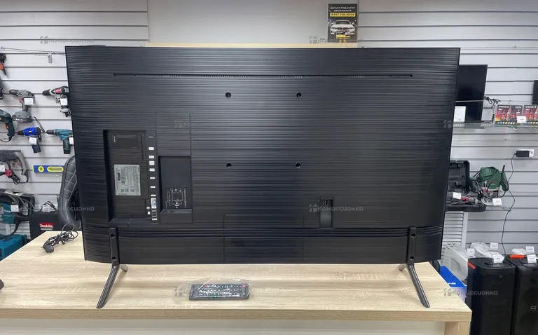Телевизор Samsung UE49NU7100U