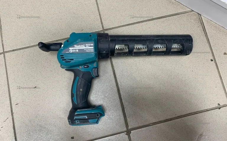 Аккумуляторный пистолет Makita DCG180Z