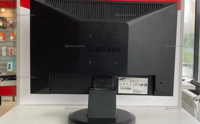 Монитор Samsung SyncMaster 923NW