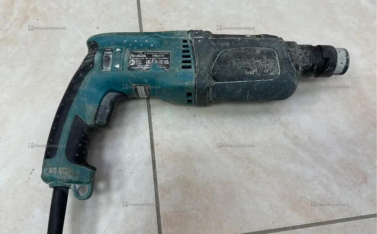 Перфоратор Makita HR2470