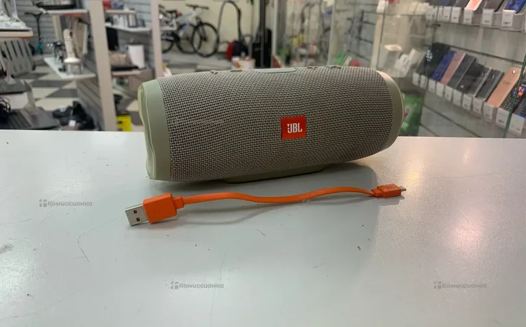 Колонка JBl Charge 3